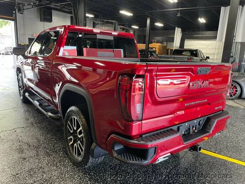 Used 2024 GMC Sierra 1500 AT4 w/ AT4 Preferred Package AWD/4WD image 4