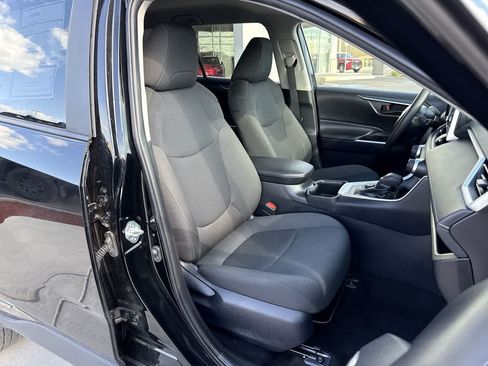 Used 2025 Toyota RAV4 LE AWD/4WD image 14