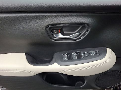 Used 2024 Honda HR-V EX-L image 12