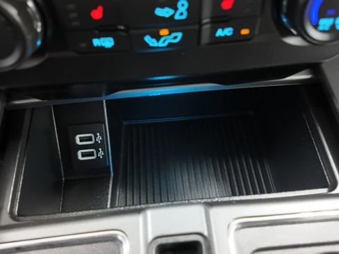 Used 2020 Ford F150 XLT w/ Equipment Group 302A Luxury AWD/4WD image 36