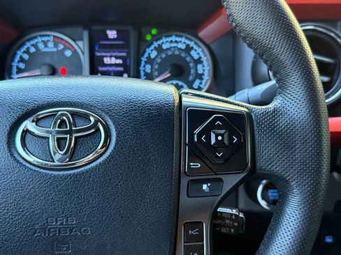 Used 2019 Toyota Tacoma TRD Sport w/ Technology Package image 33