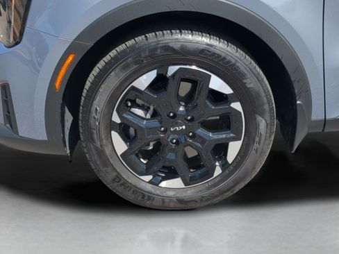 Certified 2024 Kia Sorento S w/ Panoramic Sunroof Package image 10