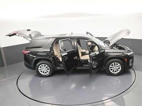 Used 2023 Chevrolet Traverse LS image 67