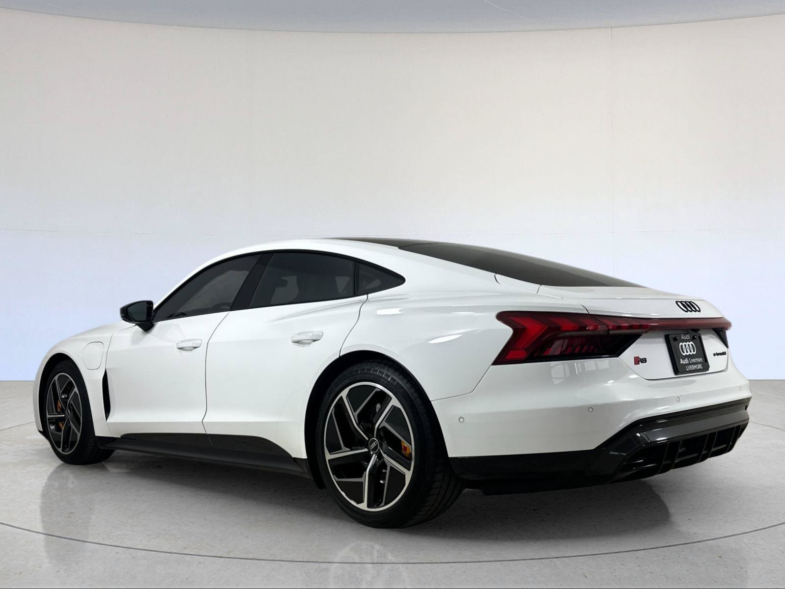 Used 2023 Audi RS e-tron GT w/ Carbon Performance Package AWD/4WD image 4