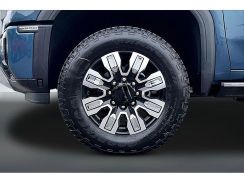 New 2026 GMC Sierra 2500 Denali w/ Max Trailering Package AWD/4WD image 11