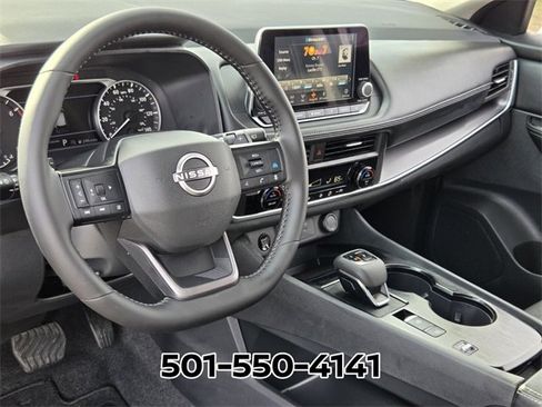 Used 2026 Nissan Rogue SV image 9