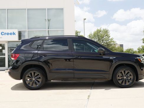 Certified 2023 Volkswagen Taos S FWD image 4