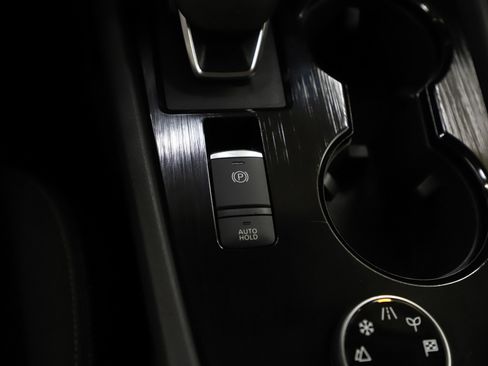 Used 2025 Nissan Rogue SV image 25