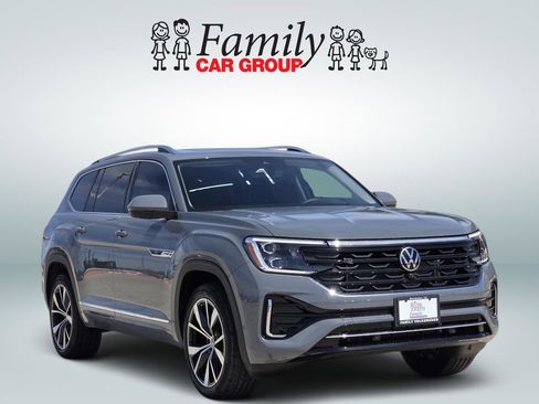 Used 2025 Volkswagen Atlas SEL Premium R-Line image 2