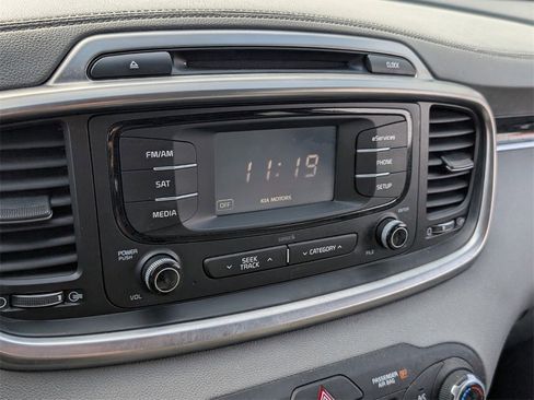 Used 2016 Kia Sorento EX image 21