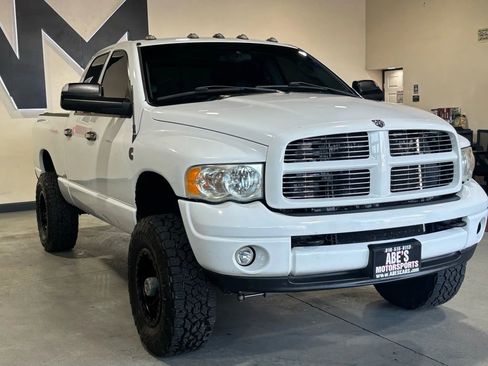 Used 2005 Dodge Ram 2500 Truck SLT image 2