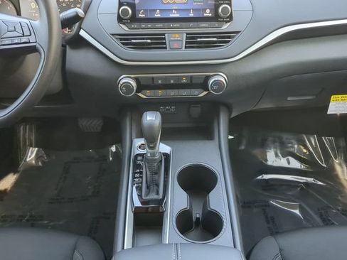 Certified 2025 Nissan Altima 2.5 S FWD image 17