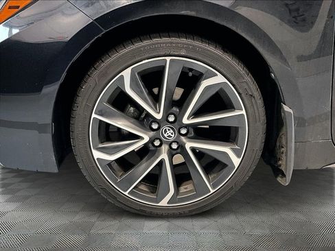 Used 2020 Toyota Corolla XSE image 29