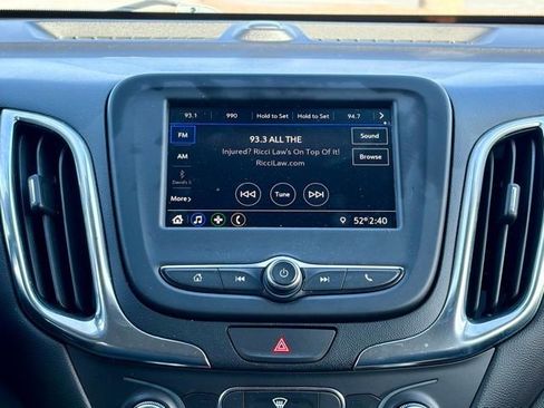 Used 2021 Chevrolet Equinox LT image 23