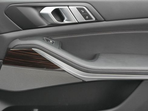 Used 2025 BMW X5 xDrive40i image 31