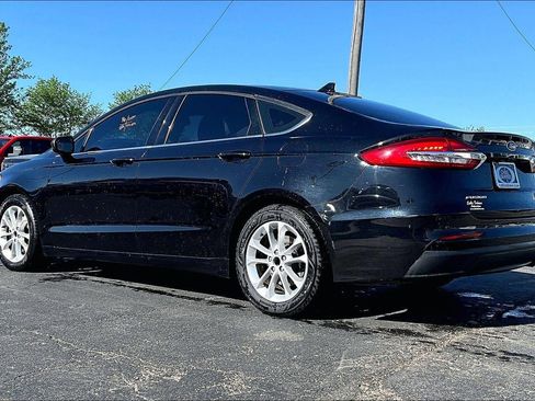 Used 2020 Ford Fusion SE FWD image 5