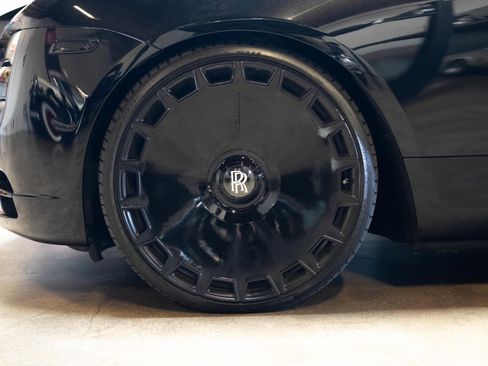 Used 2020 Rolls-Royce Dawn image 22