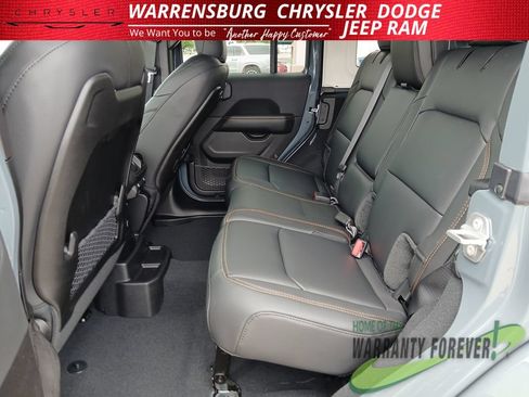 New 2026 Jeep Wrangler Unlimited Sahara AWD/4WD image 13