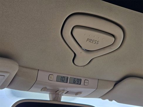 Used 2007 Volkswagen Beetle Convertible w/ Package 2 image 30