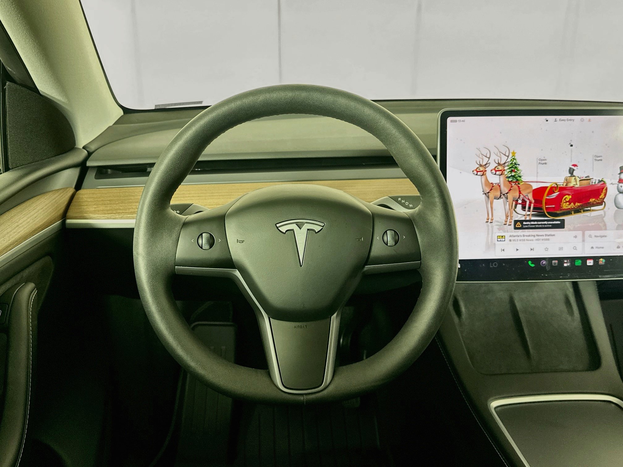 Used 2024 Tesla Model Y Long Range AWD/4WD image 16