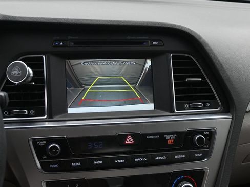 Used 2016 Hyundai Sonata SE FWD image 15