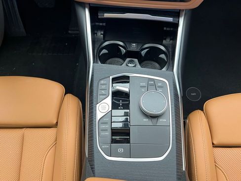 Used 2025 BMW 330i Sedan image 12