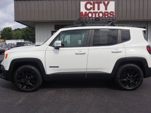 Used 2017 Jeep Renegade Altitude AWD/4WD image 10