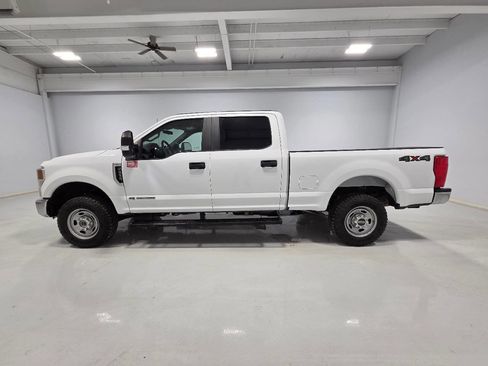 Used 2022 Ford F250 XL w/ Power Equipment Group image 4