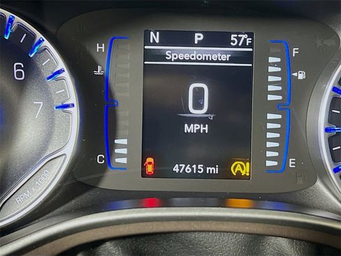 Used 2024 Chrysler Voyager LX image 12