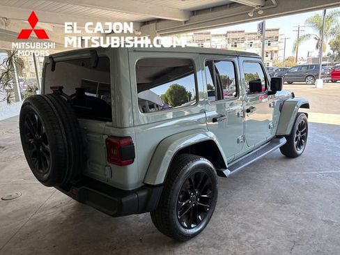 Used 2024 Jeep Wrangler Unlimited Sahara AWD/4WD image 3