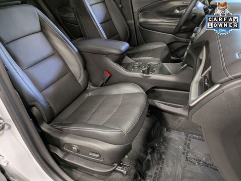 Used 2022 GMC Terrain SLT w/ Infotainment Package II AWD/4WD image 29
