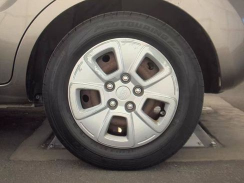 Used 2013 Kia Soul FWD image 7
