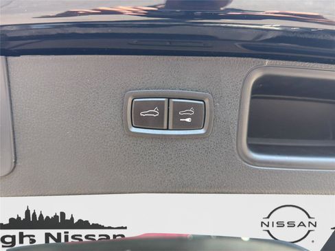 Used 2023 Porsche Macan Turbo AWD/4WD image 24