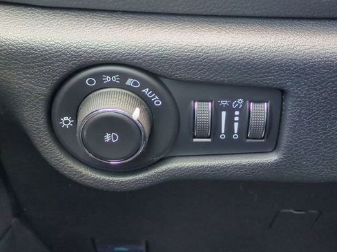 New 2026 Chrysler Pacifica Select image 21