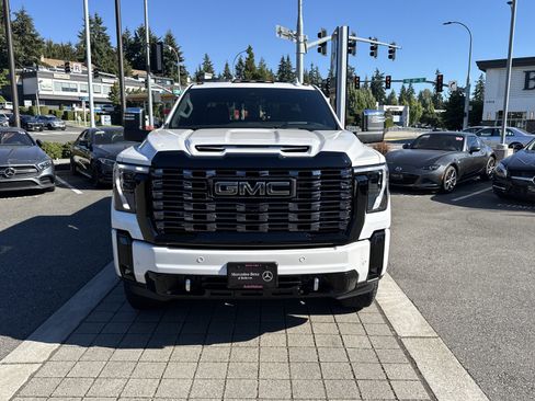 Used 2025 GMC Sierra 3500 Denali Ultimate AWD/4WD image 2