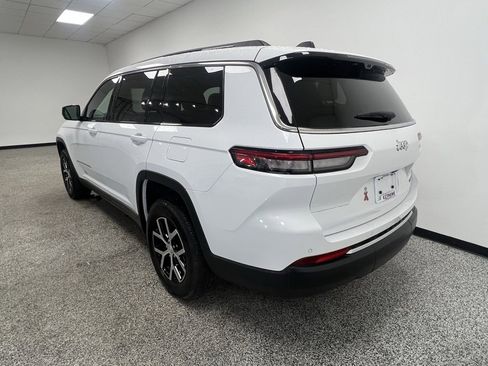 Certified 2024 Jeep Grand Cherokee L Limited w/ Luxury Tech Group II image 20
