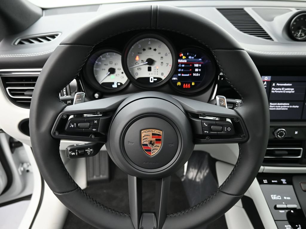 Certified 2026 Porsche Macan AWD/4WD image 19