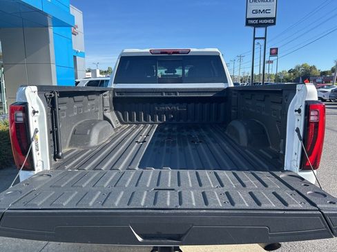 Used 2024 GMC Sierra 2500 SLT image 7