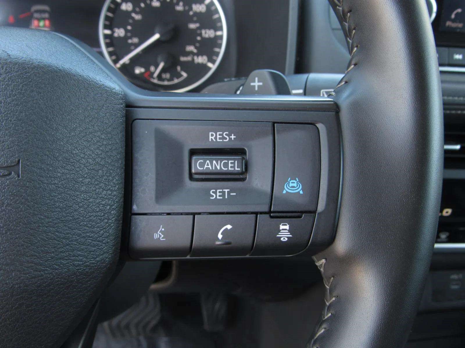 Used 2025 Nissan Rogue SV FWD image 25
