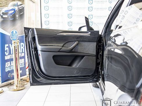 Used 2022 Tesla Model X image 27