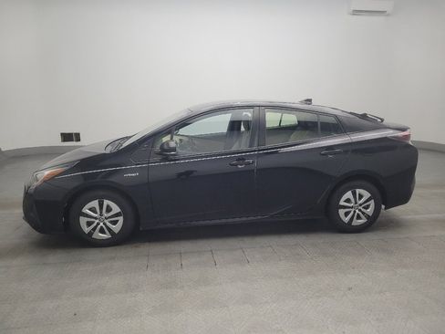Used 2016 Toyota Prius Four FWD image 2