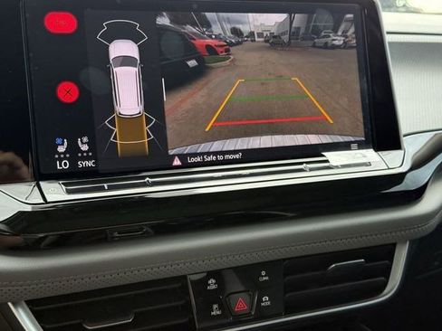 Used 2025 Volkswagen Atlas Peak Edition SE image 16