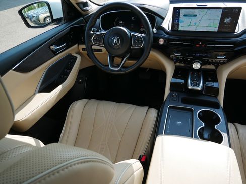 Used 2025 Acura MDX SH-AWD w/ Advance Package image 9