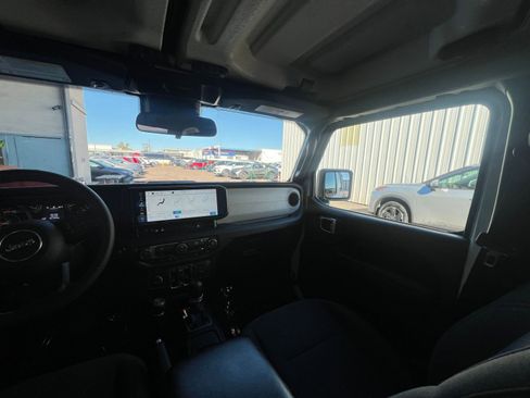 Used 2025 Jeep Wrangler Sport S image 35