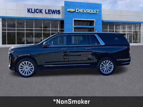 Used 2023 Cadillac Escalade ESV Luxury AWD/4WD image 4