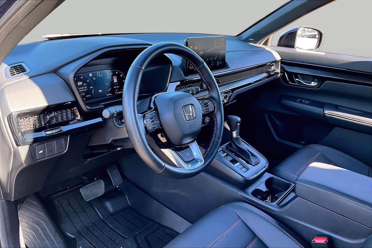 Used 2026 Honda CR-V Sport Touring image 17