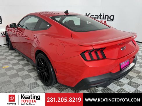 Used 2024 Ford Mustang GT Premium image 6