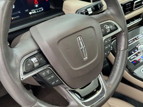 Used 2023 Lincoln Nautilus Reserve AWD/4WD image 9