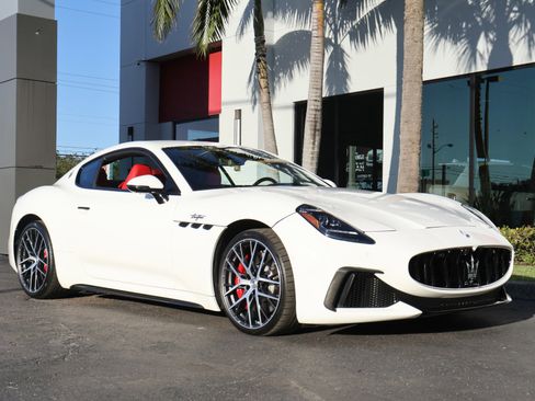 Used 2024 Maserati GranTurismo Trofeo image 4