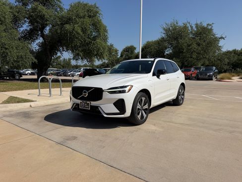 Certified 2024 Volvo XC60 T8 Plus AWD/4WD image 2